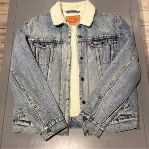 Levi’s Trucker Sherpa Jacket Size M